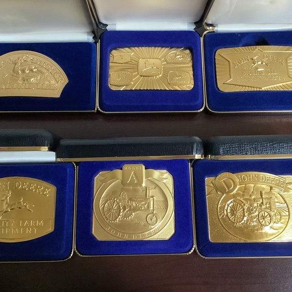 JOHN DEERE belt buckles - Picture 1 of 1